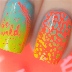 90 Tainted Love, Stamping Neglelak, Colour Alike (u)